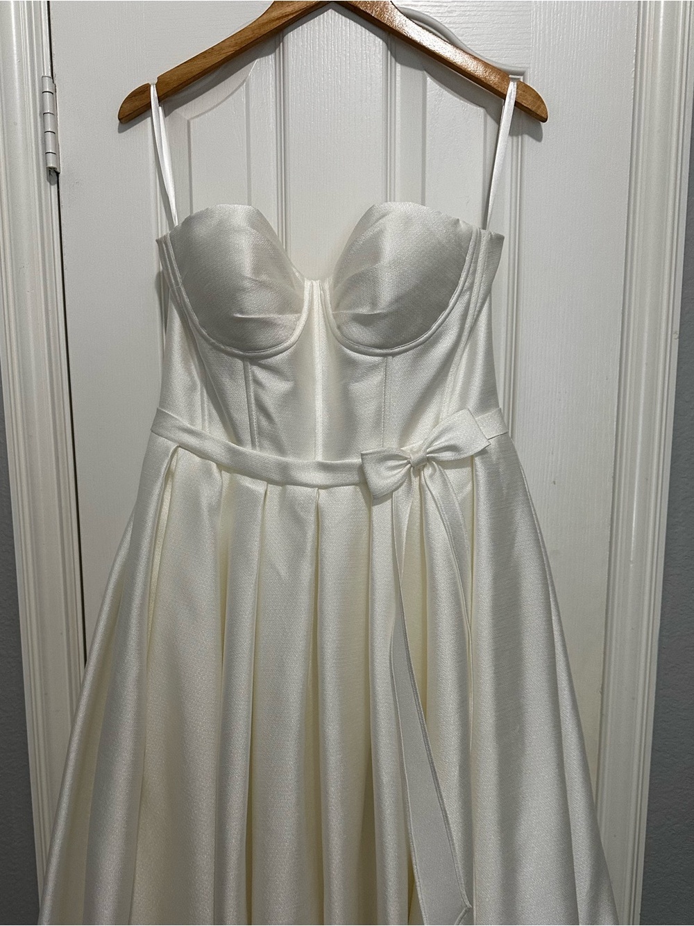 Madi Lane Jonnie Wedding dress